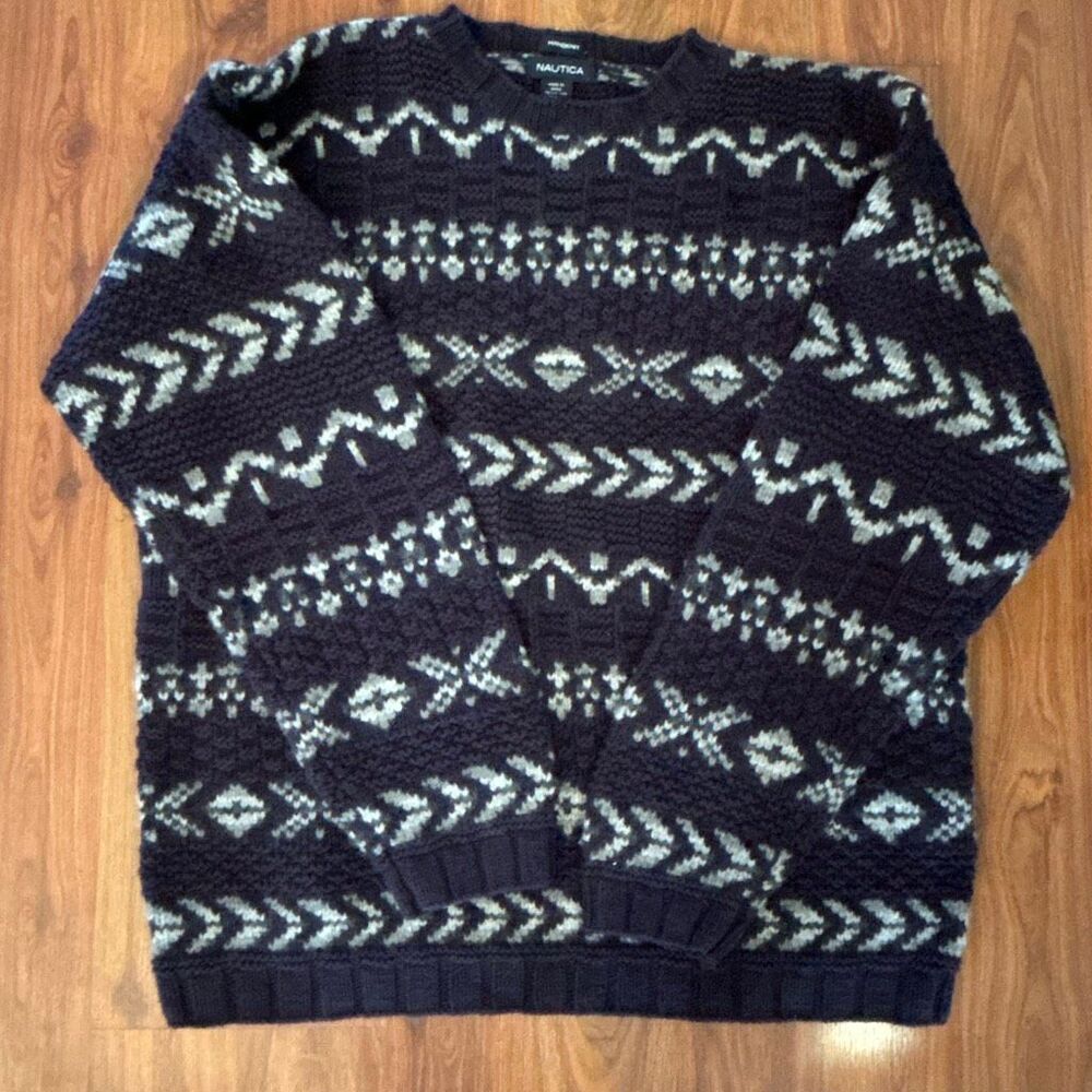 Nautica Navy and White Crewneck Sweater
